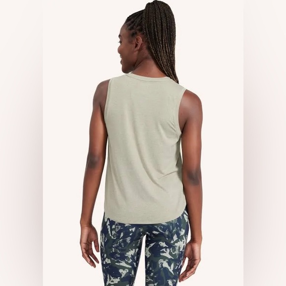 Peloton Dreamblend Scoop Muscle Tank - Picture 3 of 7